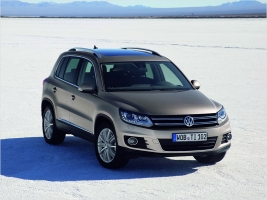     Volkswagen Tiguan -   