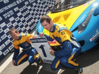 Team Ukraine racing with Ferrari      24  