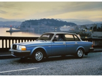 Volvo 240:  