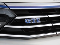  Volkswagen    Passat GTE