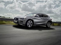 Infiniti Q30 -   Mercedes