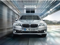  : BMW 520i         